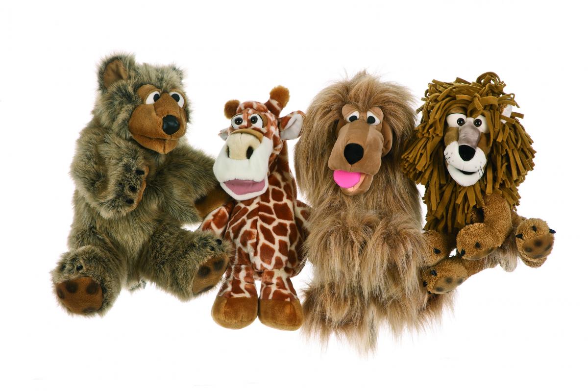 Skupinová fotka maňušiek zvieratiek